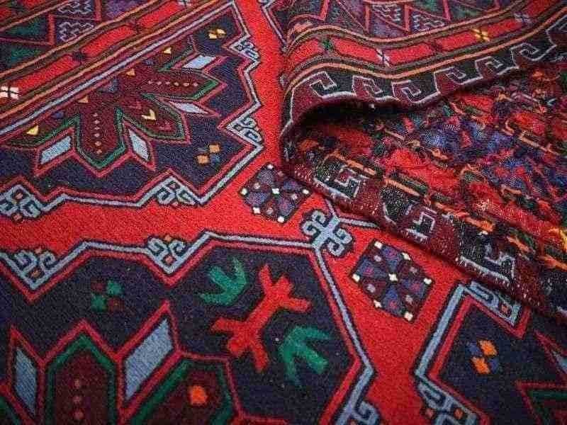 گلیم فرش ممتاز با بافت مستحکم و طراحی منحصر به‌ فرد